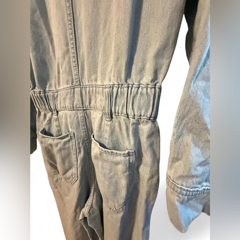 Universal Thread Denim Baggy Jumpsuit - Light Wash 2 - NWT - Picture 4 of 9